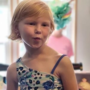 Meet your Posher, Joanie